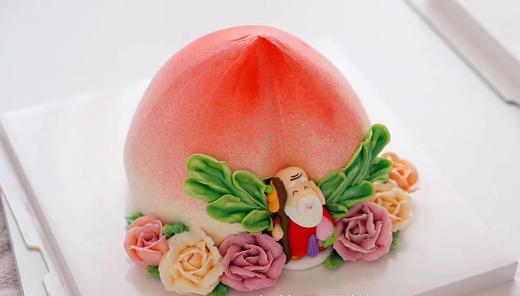 大寿桃祝寿款：再大就不精致了哟，夹心依然是满满的新鲜水果夹心，侧面装饰是韩式都是裱花 商品图0