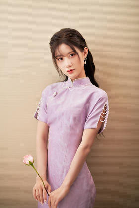 【明星同款】荷言HEYEN 珠嬛赋 紫色羽毛提花真丝手工旗袍