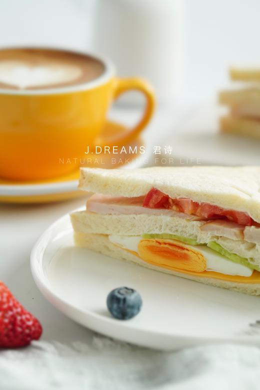 半份鸡蛋鸡肉三明治（早8点后可取） 商品图1