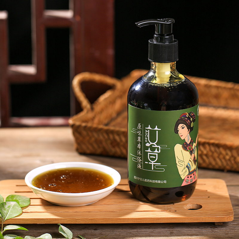 正安优选·羌妆艾草原味草本沐浴露   源自传统的草本沐浴液， 精选高山苦艾叶、 无患子、皂角、苦参等植物， 结合羌族古法技术和现代工艺制作而成。