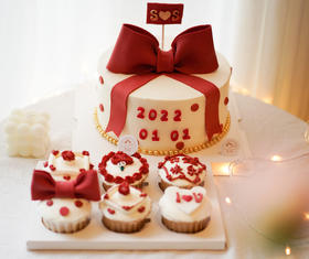 订婚蛋糕➕纸杯组合（提前一天预定）