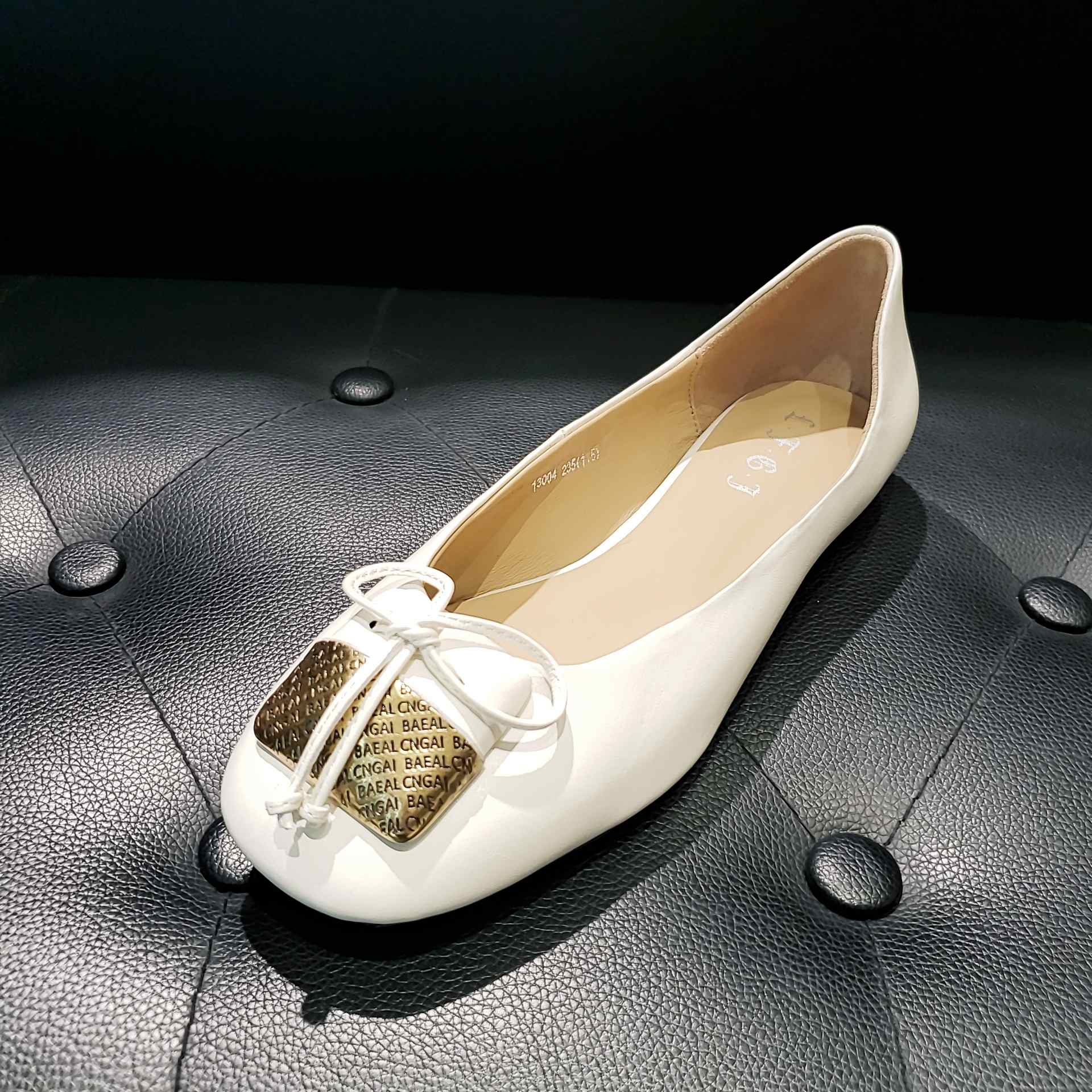 lfgj 13004 真皮方头方扣平底女鞋