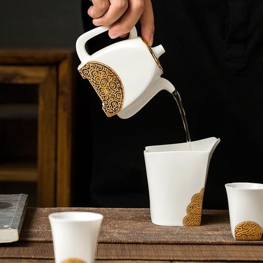 林玉山《行方需云》羊脂玉瓷鎏金茶壶茶杯套装 商品图2