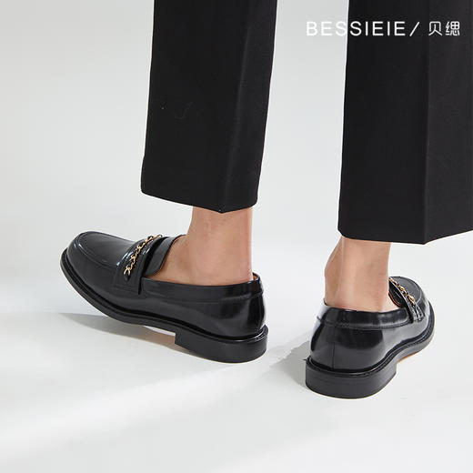【七月福利】}BESSIEIE英伦风链条扣一脚蹬乐福鞋单鞋 商品图2