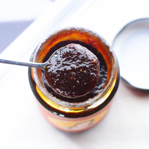 【姜枣浓膏】真食手作 小黄姜去皮打汁+三蒸枣去核搓泥 +古法红糖 熬制而成 不加一滴水 无任何添加 /膏体粘稠/澄澈透亮/香气扑鼻 500克/瓶包邮 商品图4