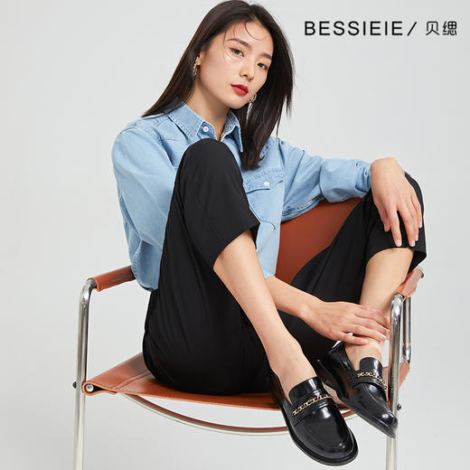 【七月福利】}BESSIEIE英伦风链条扣一脚蹬乐福鞋单鞋 商品图0