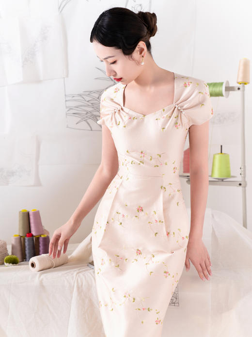 荷言HEYEN 芙蓉为裳 刺绣手工旗袍 商品图0