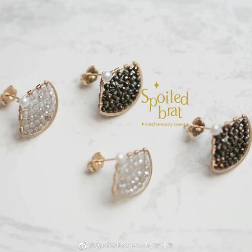 SpoiledBrat Jewelry 斜长石/尖晶石/铁矿石/堇青石扇形耳钉 商品图0