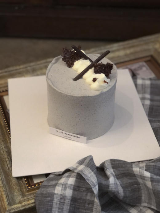 黑芝麻草莓库利奶油蛋糕 商品图1