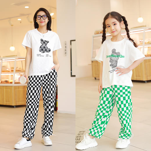【直播大爆款】龙之涵亲子款棋盘格冰丝裤  防蚊裤  潮款套装T恤 网红款 央视主持人周洲老师直播间大爆款 商品图0