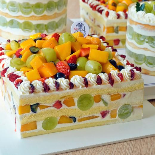 2磅什锦杂果蛋糕  重量级选手杂果蛋糕 满足所有爱水果朋友的喜好（蛋糕需提前6小时下单，不接急单）【页面往下拉，有尺寸和口味选择】 商品图0