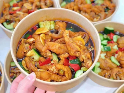 陈小姐网红无骨凤爪——在用的都是新鲜去骨鸡爪，嚼劲十足！使用传统工艺流程制作而成——酸爽开胃，甜中带点微辣 商品图4