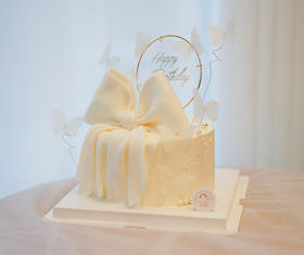 白色蝴蝶与蝴蝶结（需提前6小时预定）