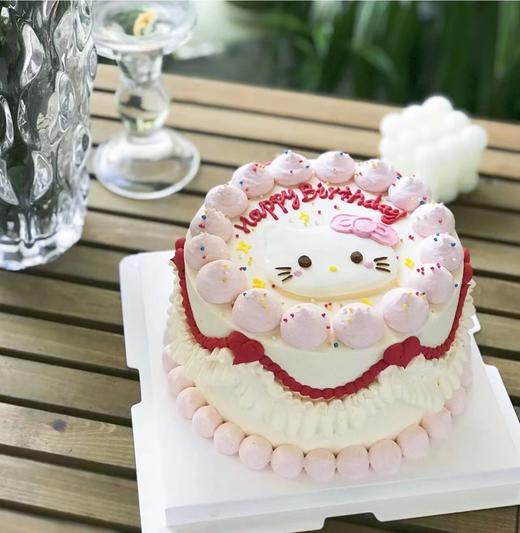 奶油霜手绘hello kitty 主题蛋糕:再大就不好看了喔(童年的快乐记忆总是会伴随我们一生，或许这就是我们生命中最美好的时光) 商品图0
