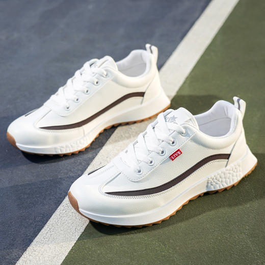 【男女同款运动休闲鞋】 反光条设计，巨轻便，巨柔软，巨显脚瘦，显腿长，简洁时尚百搭，防水防滑好打理，时髦出街！ 商品图1