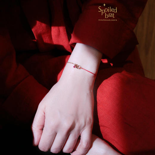 SpoiledBrat Jewelry双层碱水面包幸运红绳手链 商品图3