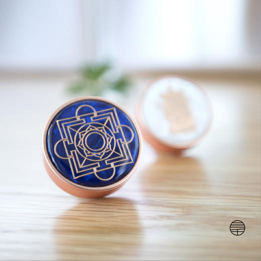 万物三千  吉祥自在车载香薰 车饰 檀香 香薰片 商品图2