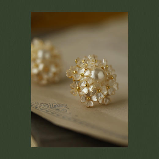 Oflye潮流饰品 耳环春夏复古港风珍珠花朵耳钉女气质轻奢茶系独特设计耳饰 商品图3
