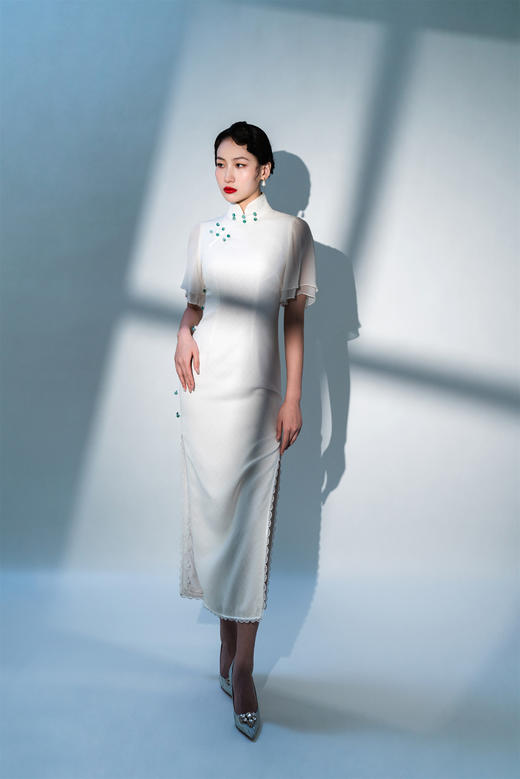 荷言HEYEN 霜露白【明星同款】白色格纹罗绿色玉石扣手工旗袍 商品图3