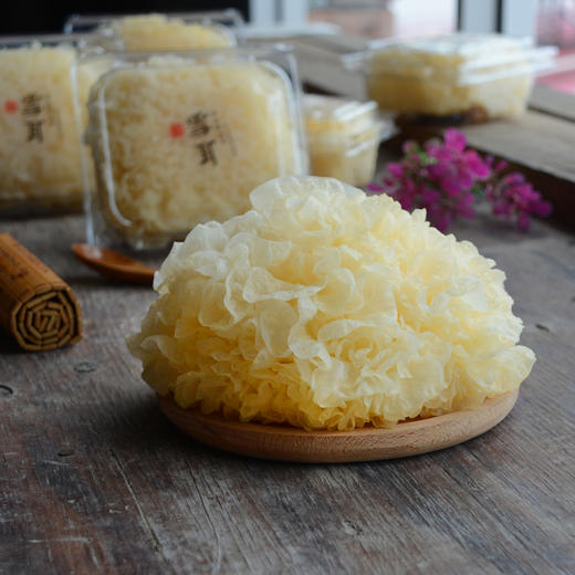 顺丰包邮！古田新鲜银耳，软糯爽口，汤汁稠密的高颜值，容易出胶，给你味蕾高品质的体验，6朵装约700g 商品图0