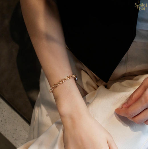 SpoiledBrat Jewelry编织麻花系列 | 银灰色巴洛克珍珠手链 商品图4