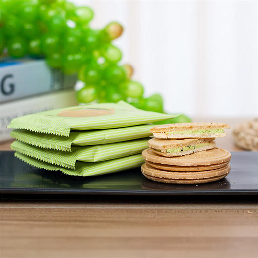 日本红帽子夹心饼干系列93.6g 牛奶巧克力/抹茶巧克力 12枚法式薄饼酥脆 052477/052478 商品图2