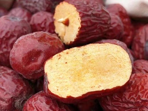 2025 首批正宗的若羌无农残灰枣 2斤装，甜蜜又瓷实，很绵密，比市面其他枣干度都更好✔️ 这种枣子肉厚！更瓷实 商品图1