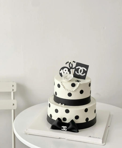 COCO香奈儿双层女王范主题蛋糕，全部翻糖装饰可食用，需提前48小时预订 商品图1