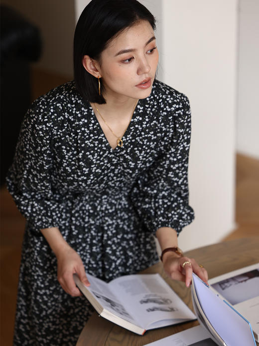 HeyDress法式印花连衣裙女春季复古V领收腰显瘦温柔气质长袖裙子 商品图3