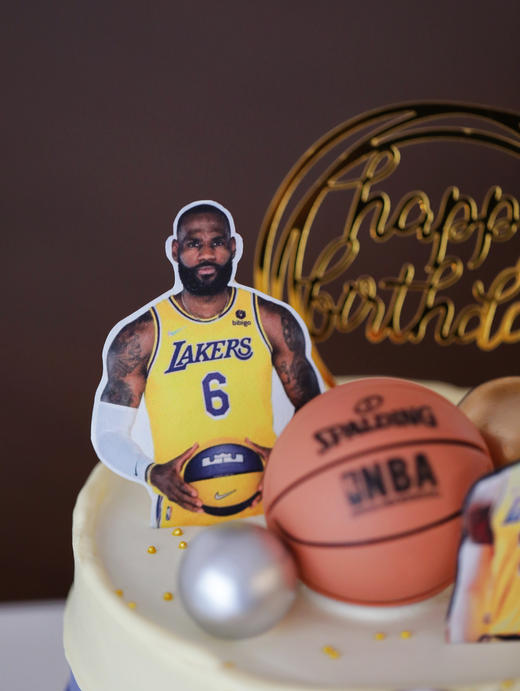 「詹姆斯·篮球」巧克力糯米糖纸·订制照片·100%动物奶油（附图6寸·提前24小时预订） 商品图1