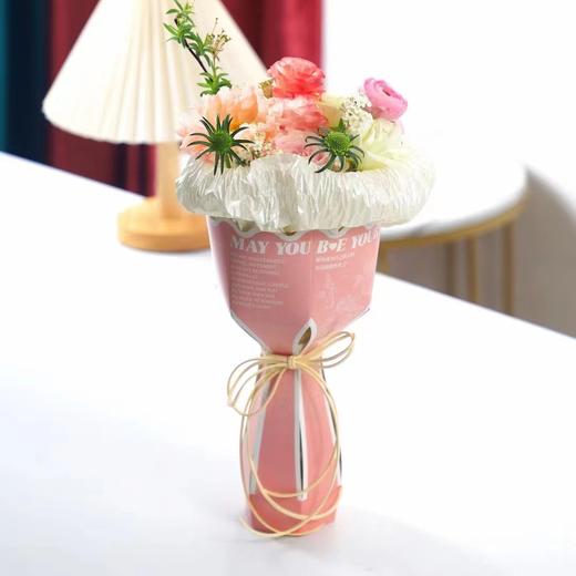 女神手捧鲜花多支盒 商品图2