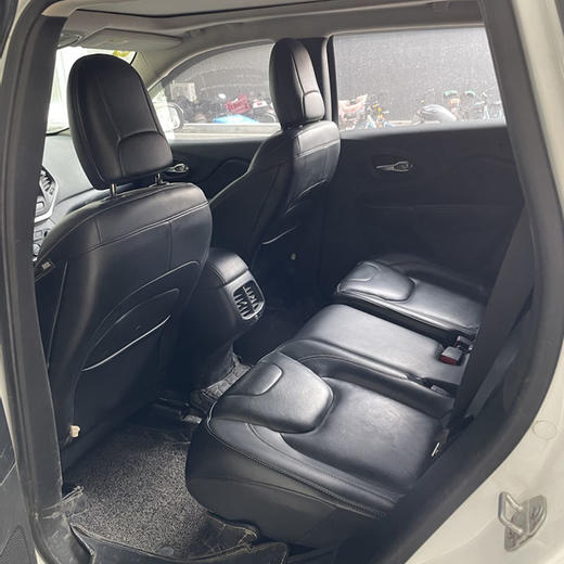 Jeep 自由光 2.4L 专业版【长租-北京】 商品图5