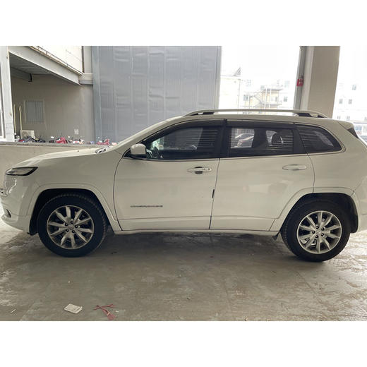 Jeep 自由光 2.4L 专业版【长租-北京】 商品图2