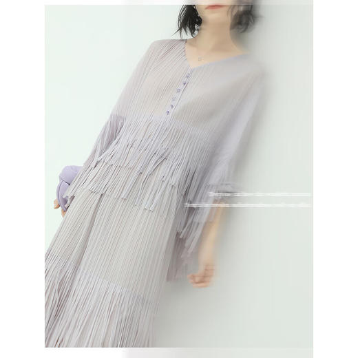 COCOBELLA重工压褶流苏雪纺衫玉石手缝扣气质V领遮阳罩衫LC47 商品图2