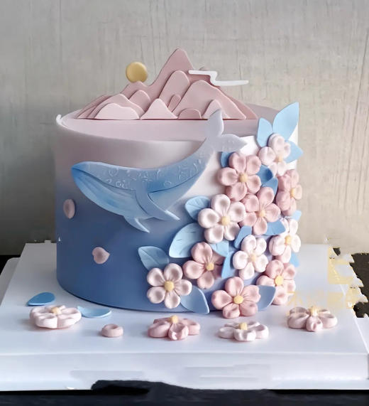 粉鲸(奶油蛋糕，翻糖装饰，提前7天预订） 商品图0