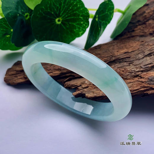 派瑞翡翠 翡翠手镯 糯种 浅绿 商品图0