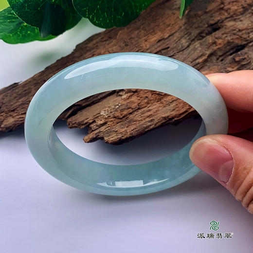 派瑞翡翠 翡翠手镯 糯种 浅绿 商品图2