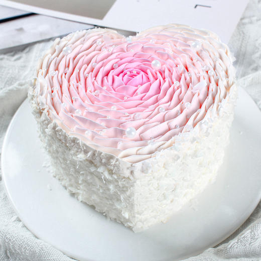 【 浪漫之心 】网红高颜值渐变爱心蛋糕6寸 8寸  全网热卖 送女友浪漫蛋糕 ，珍珠可食用 （提前6--8小时下单，18:00后下单最快第二天15:30后可到店取货，具体时间看门店而定。） 商品图0