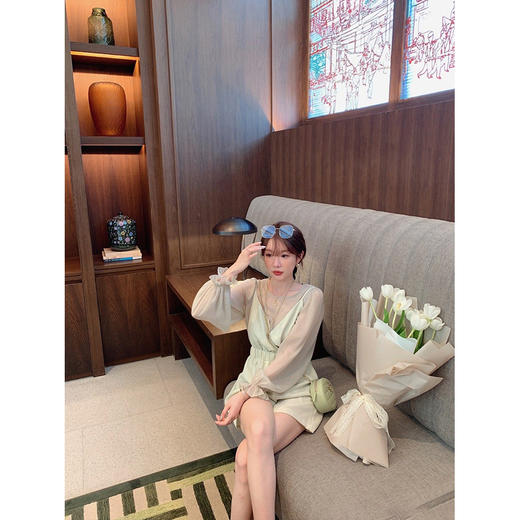 金蘑菇菇【伯利兹夏日】高级耐看灯笼袖上衣吊带连体裤两件套 商品图3