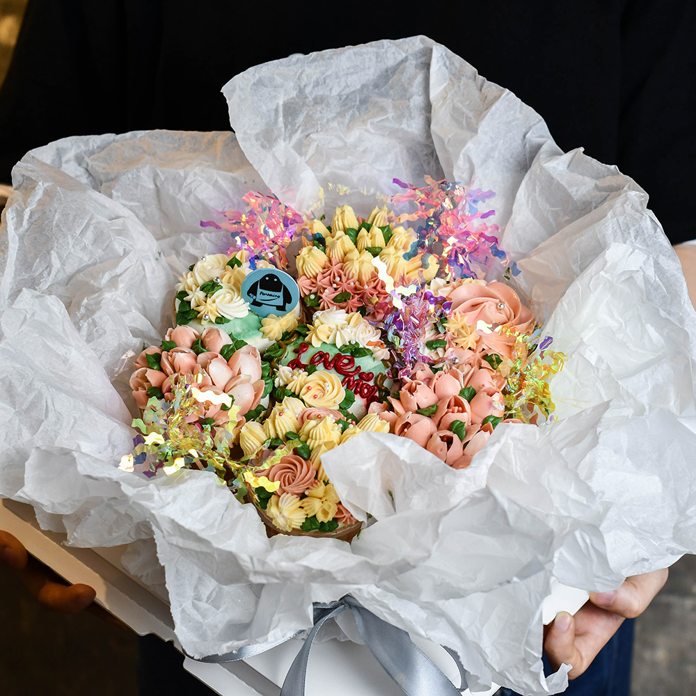 花束奶油霜杯子蛋糕（可改字）