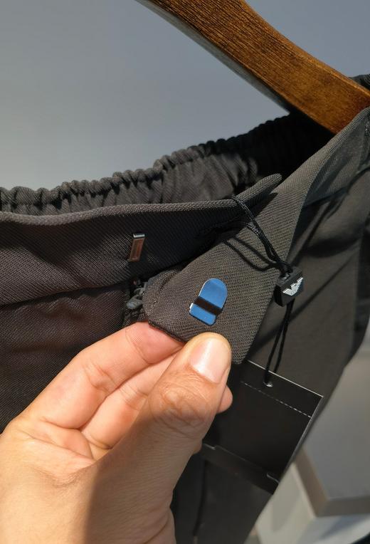 清仓不退换！阿玛尼夏季薄款侧面织带运动裤..难得的好货 商品图3