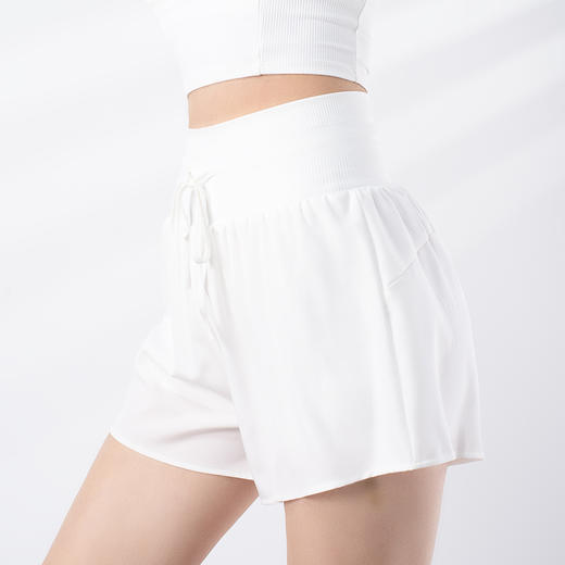 跃牌【禅语梵心系列】夏薄防走光高腰收腹宽松休闲速干瑜伽短裤F2212 商品图2