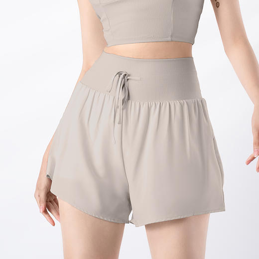 跃牌【禅语梵心系列】夏薄防走光高腰收腹宽松休闲速干瑜伽短裤F2212 商品图0