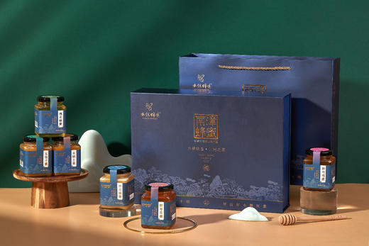 【严选】【五倍子蜜 土蜜 枇杷蜂蜜 槐花蜂蜜 野玫瑰蜜 野枣花蜜】水镜蜂情南漳蜂蜜礼盒1.8kg（厂家直发） 商品图0