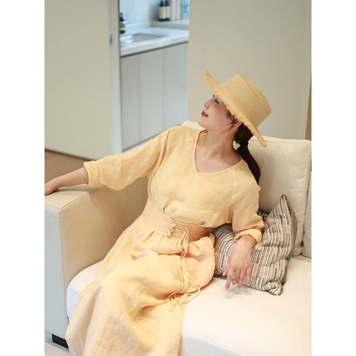 【抖音专属】V领连衣裙（23707310-栀子） 商品图1