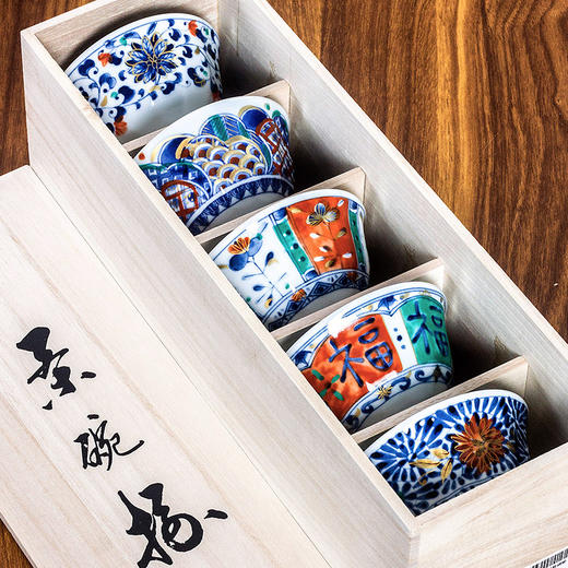 日本和蓝古伊万里花浪漫饭碗陶瓷盘子大深菜盘家用餐具礼盒套装 商品图1