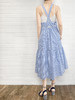 TYNVIE 后交叉带背心连衣裙 - 蓝条纹 商品缩略图2