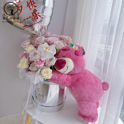 七夕新款草莓熊趴趴熊抱抱桶鲜花礼盒创意公仔迪士尼正版授权草莓熊爬姿功能毛绒 50*18*38 商品图3