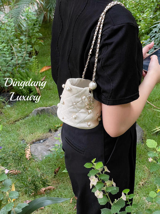 Chanel 珍珠 米白色 羊皮 mini 水桶包 商品图3