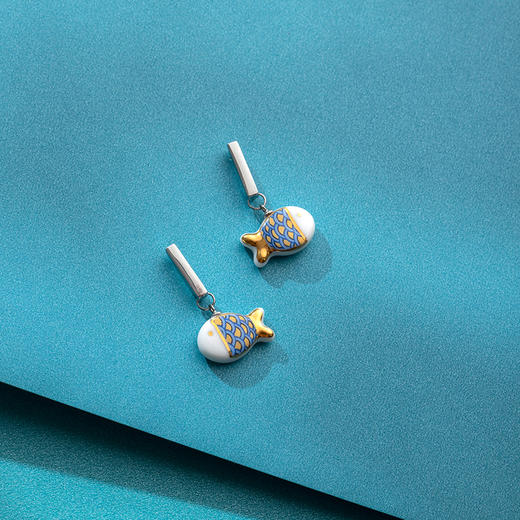 凡华造物鱼悦925银耳钉女小众设计轻奢耳环高级百搭新款气质耳饰鱼悦短款耳钉 商品图1